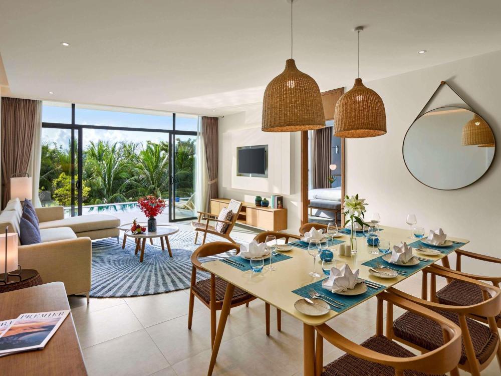 Superior King Suite with Balcony